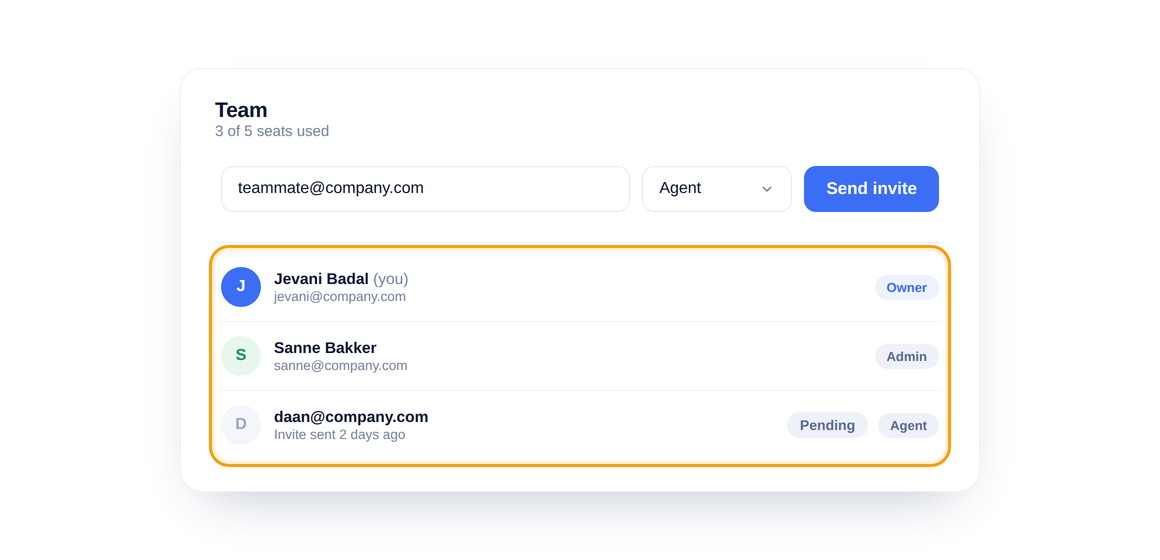 The team members list with roles and a pending invite highlighted.